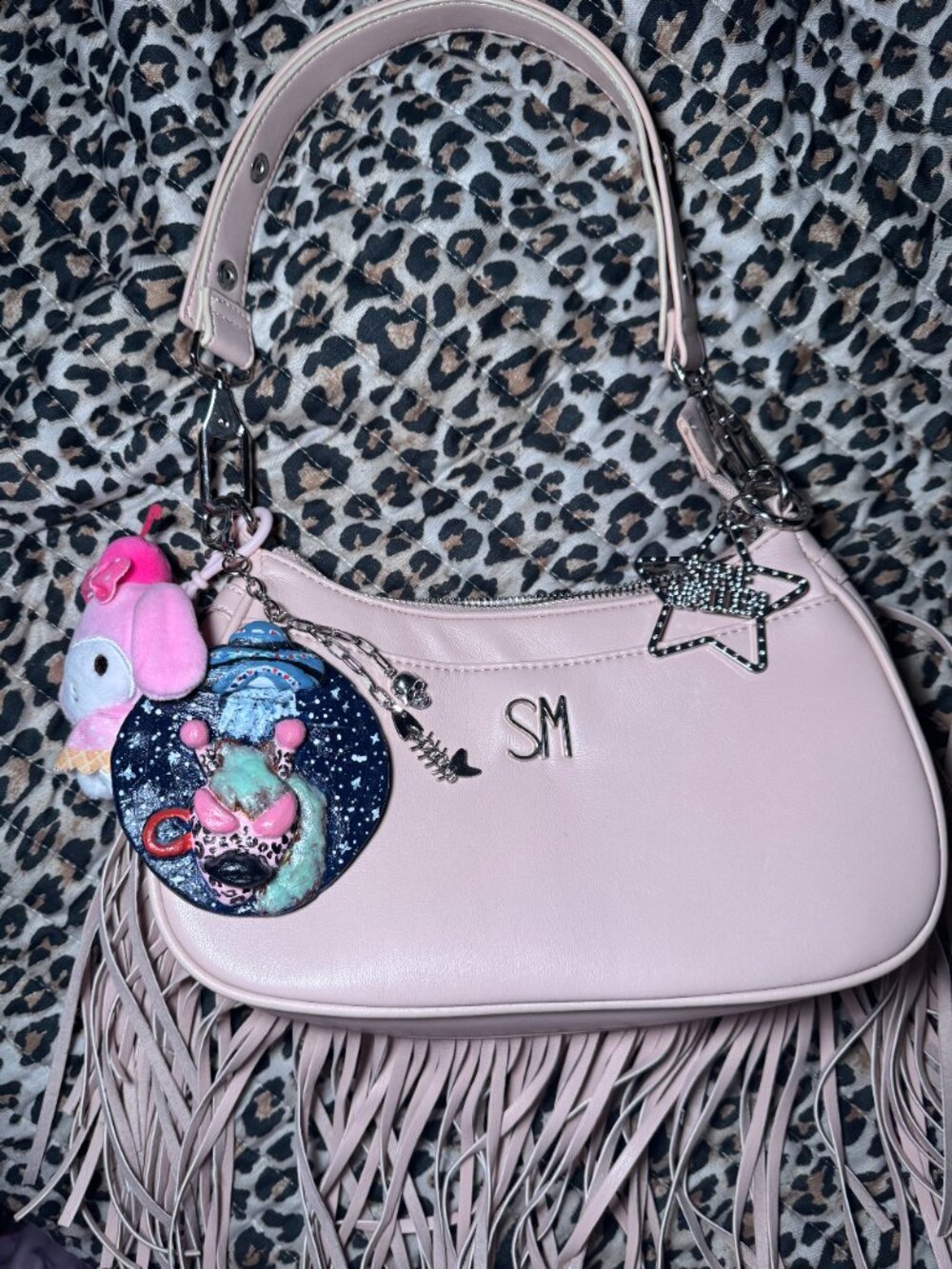 Cheetah Alien Key Chain - Picture 7 of 7